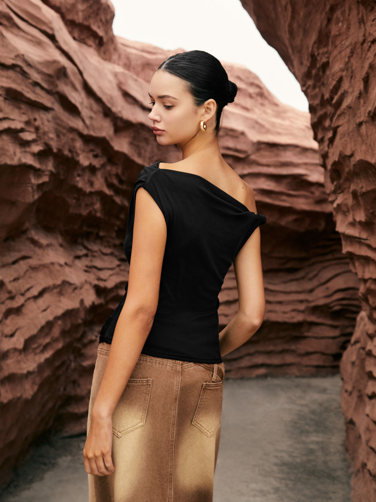 Asymmetric Knotted One-Shoulder Top - Chic Rio