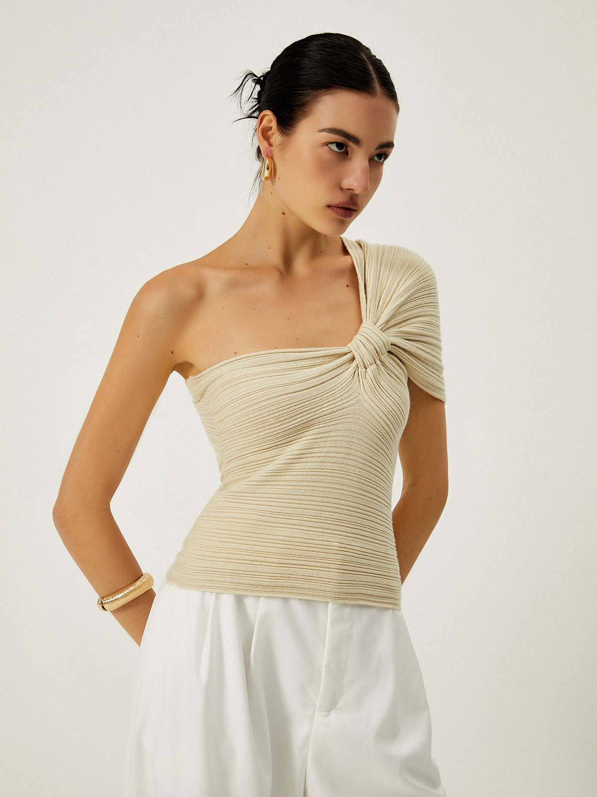 Asymmetrical One Shoulder Knotted Knit Top - Chic Rio