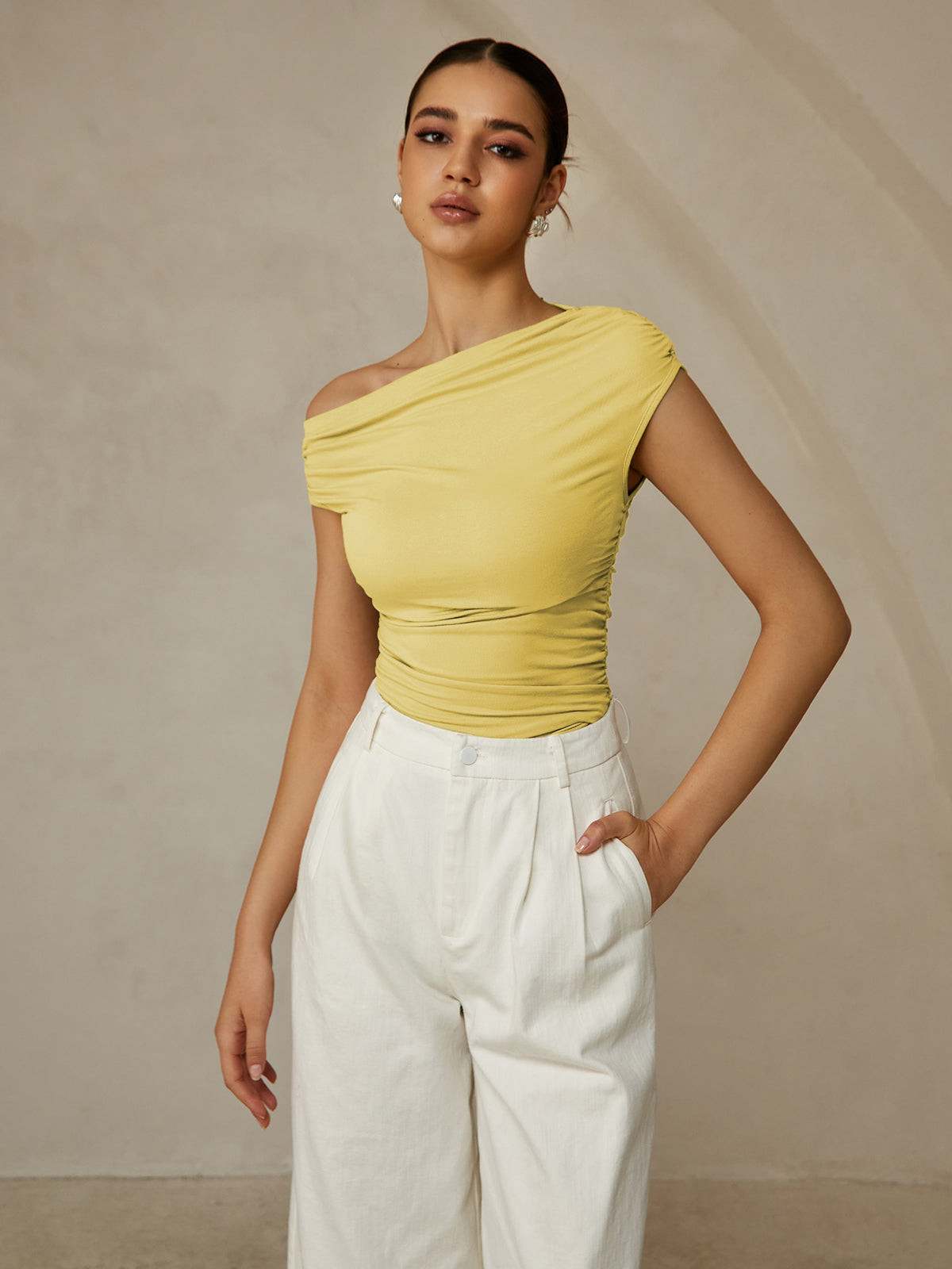 Asymmetrical Neck Sleeveless T-Shirt - Chic Rio