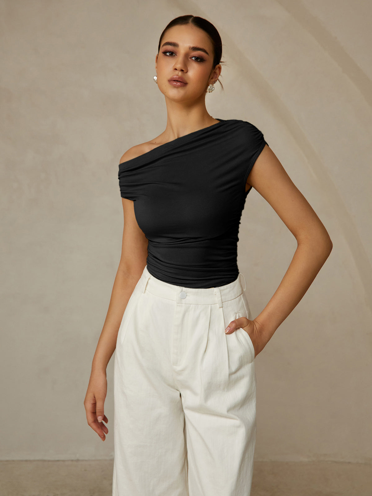 Asymmetrical Neck Sleeveless T-Shirt - Chic Rio