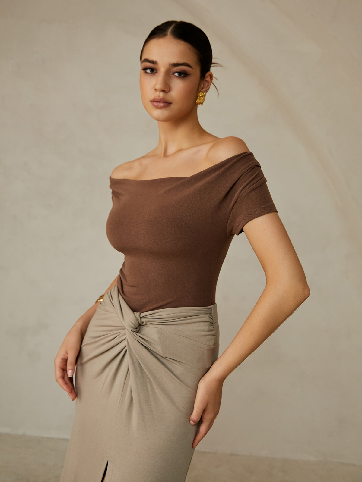 Off-Shoulder Pleated T-Shirt - Chic Rio