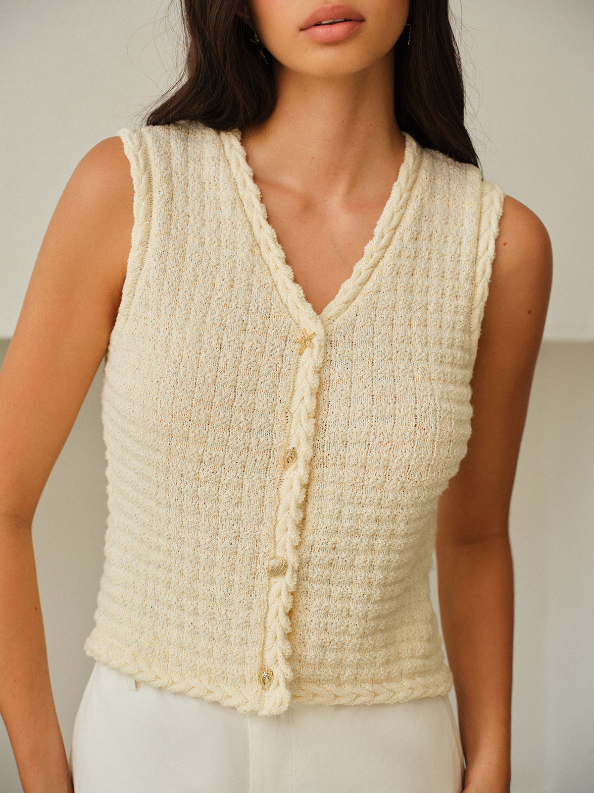 Sleeveless V-Neck Buttoned Vest - Chic Rio