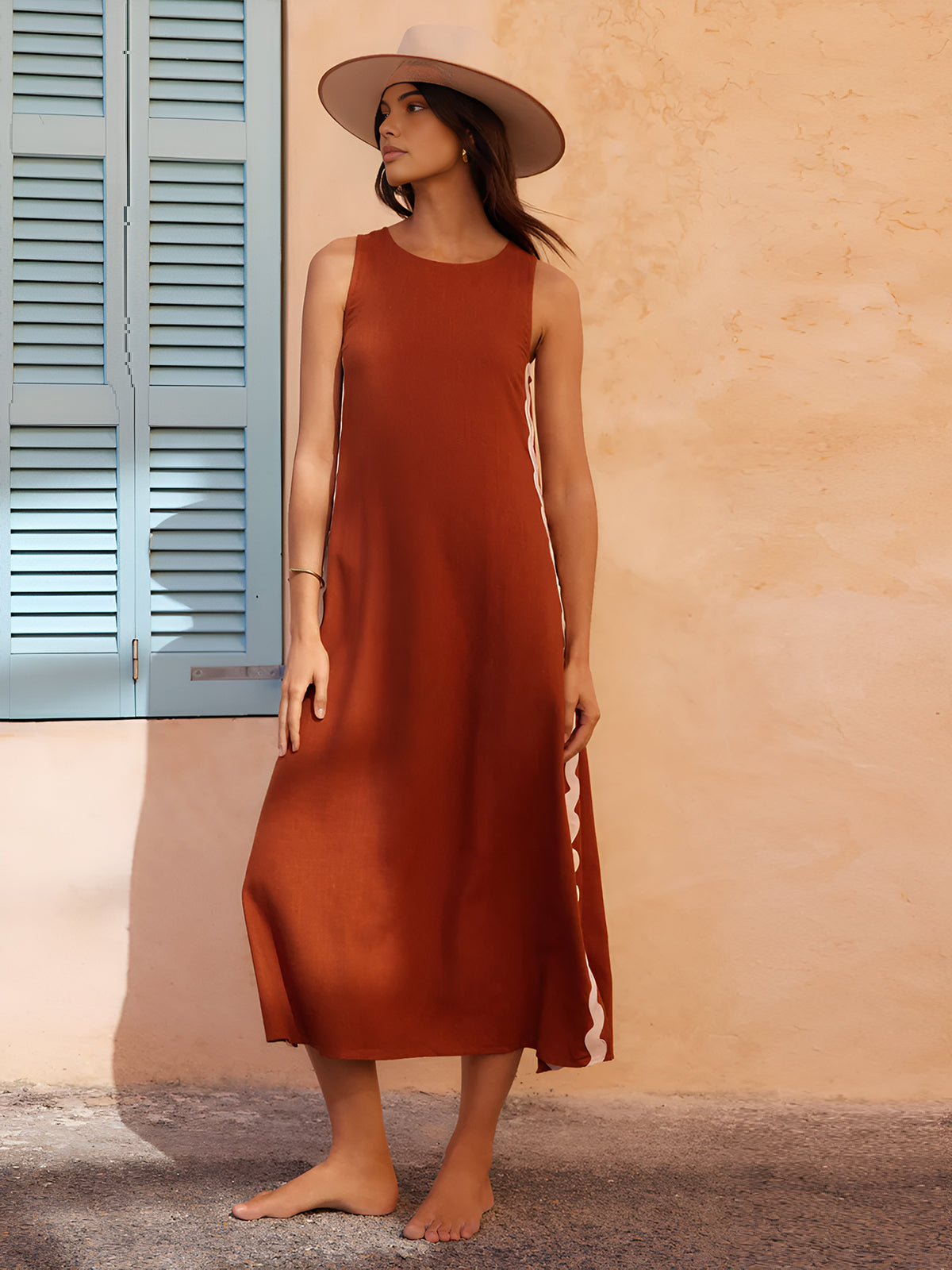 Contrast Trim Split Sleeveless Dress - Chic Rio