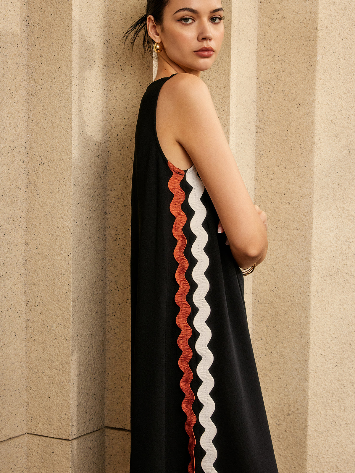 Contrast Trim Split Sleeveless Dress - Chic Rio