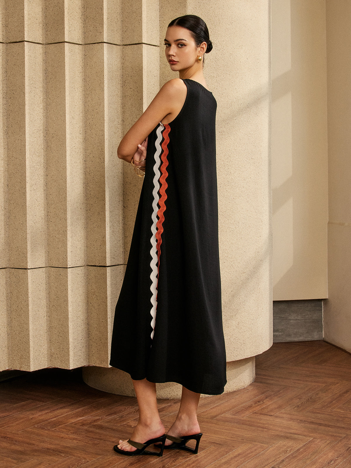 Contrast Trim Split Sleeveless Dress - Chic Rio