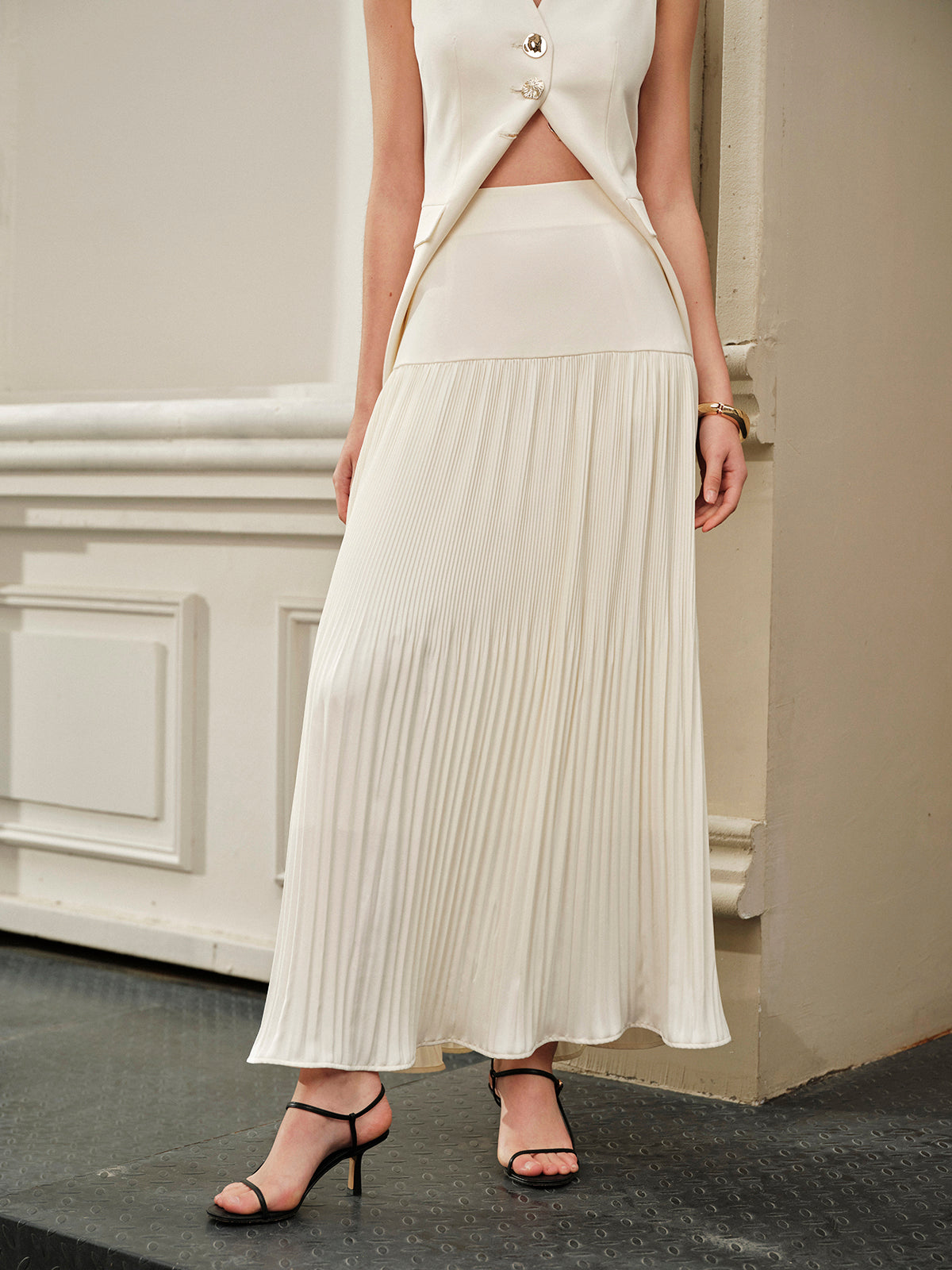 Mid-Waist Pleated Skirt - Chic Rio